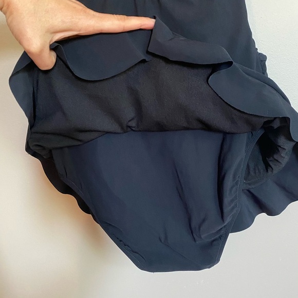 Profile By Gottex Skirted Halter One
Piece Paisley Swimsuit Size 8 - Picture 10 of 13